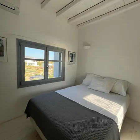 Semesterbostad Unique Beachfront Villa, 5 Bedrooms, Swimming Pool & Jacuzzi *