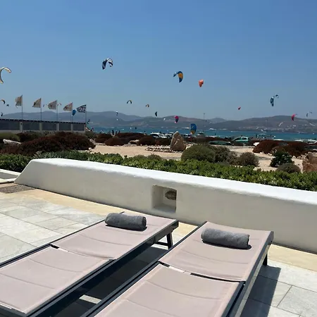 Unique Beachfront Villa, 5 Bedrooms, Swimming Pool & Jacuzzi Semesterbostad