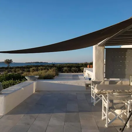 Semesterbostad Unique Beachfront Villa, 5 Bedrooms, Swimming Pool & Jacuzzi Pounda