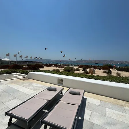 Unique Beachfront Villa, 5 Bedrooms, Swimming Pool & Jacuzzi Semesterbostad