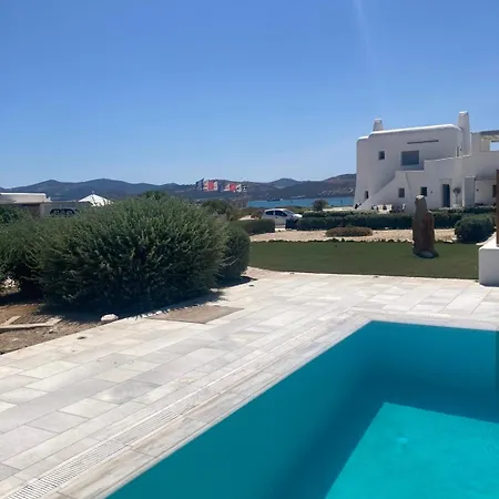 Semesterbostad Unique Beachfront Villa, 5 Bedrooms, Swimming Pool & Jacuzzi