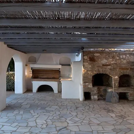 Unique Beachfront Villa, 5 Bedrooms, Swimming Pool & Jacuzzi Nyaraló *
