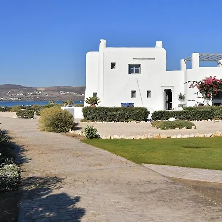 Nyaraló Unique Beachfront Villa, 5 Bedrooms, Swimming Pool & Jacuzzi Púnda