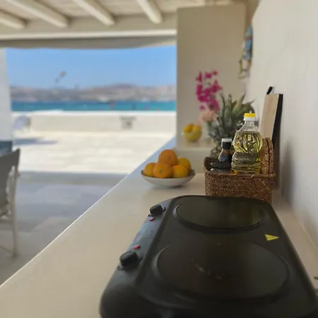 Unique Beachfront Villa, 5 Bedrooms, Swimming Pool & Jacuzzi Semesterbostad