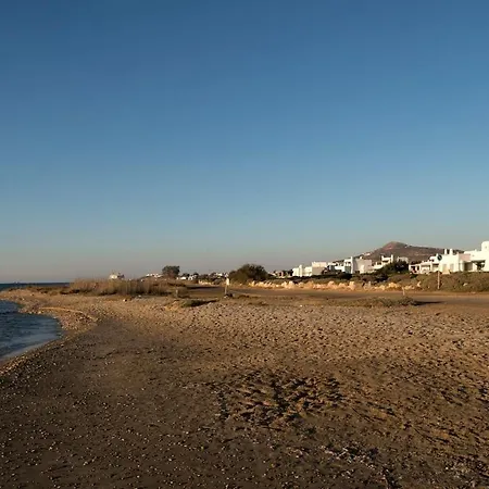 Unique Beachfront Villa, 5 Bedrooms, Swimming Pool & Jacuzzi * Púnda