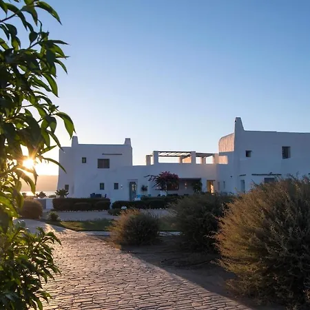 Semesterbostad Unique Beachfront Villa, 5 Bedrooms, Swimming Pool & Jacuzzi *