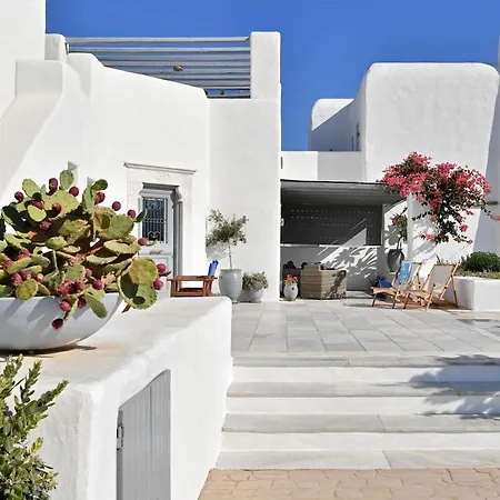 Unique Beachfront Villa, 5 Bedrooms, Swimming Pool & Jacuzzi Púnda