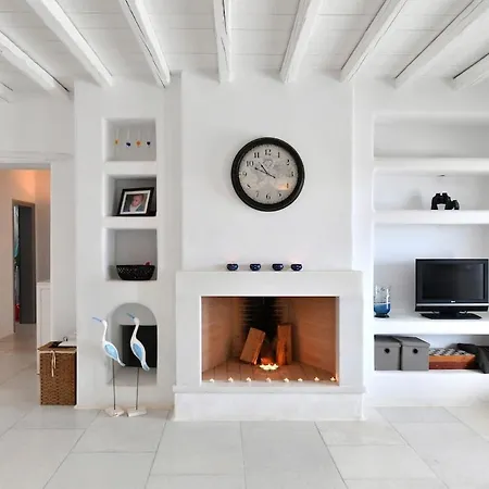 Unique Beachfront Villa, 5 Bedrooms, Swimming Pool & Jacuzzi Semesterbostad Pounda