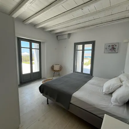 Unique Beachfront Villa, 5 Bedrooms, Swimming Pool & Jacuzzi Púnda